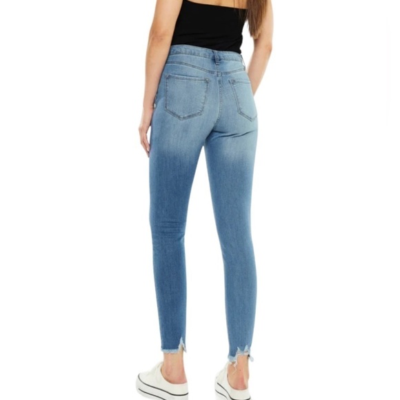 NWT KanCan High-Rise Super Skinny Raw Hem Jeans - Picture 2 of 7